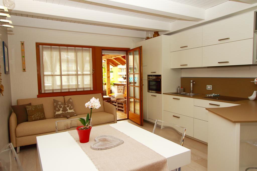 Home White Λάιβες Εξωτερικό φωτογραφία